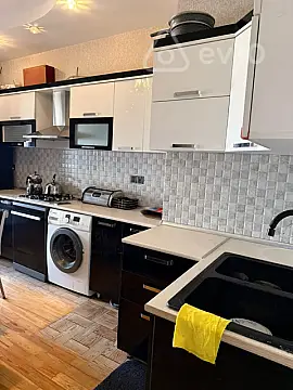 Kirayə verilir 3 otaqlı yeni tikili 100 m²