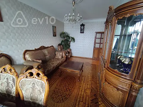 Kirayə verilir 3 otaqlı köhnə tikili 70 m² — Bakı, Nizami 3 otaq 70.00 m²