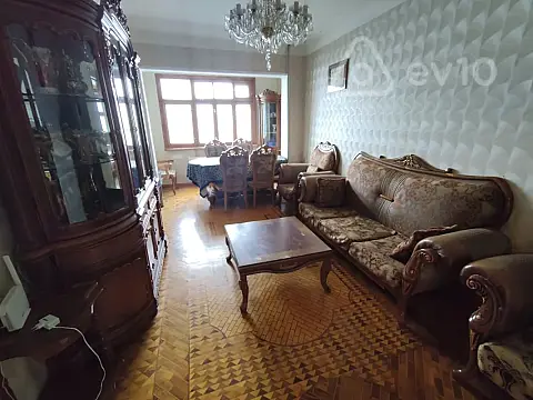 Kirayə verilir 3 otaqlı köhnə tikili 70 m²