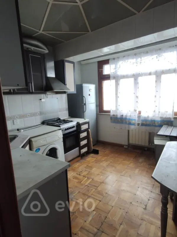 Kirayə verilir 3 otaqlı köhnə tikili 70 m²