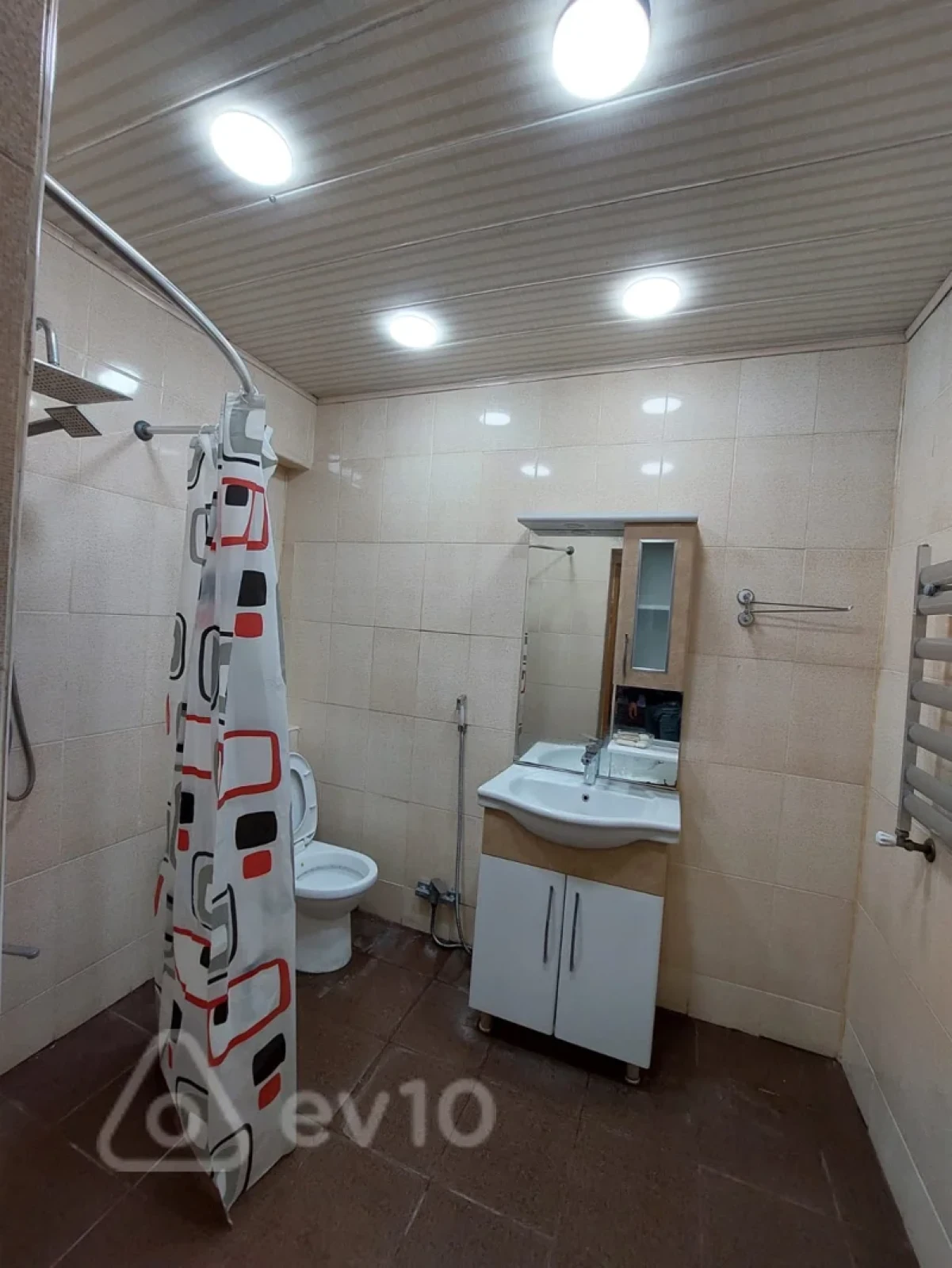 Kirayə verilir 2 otaqlı yeni tikili 80 m²