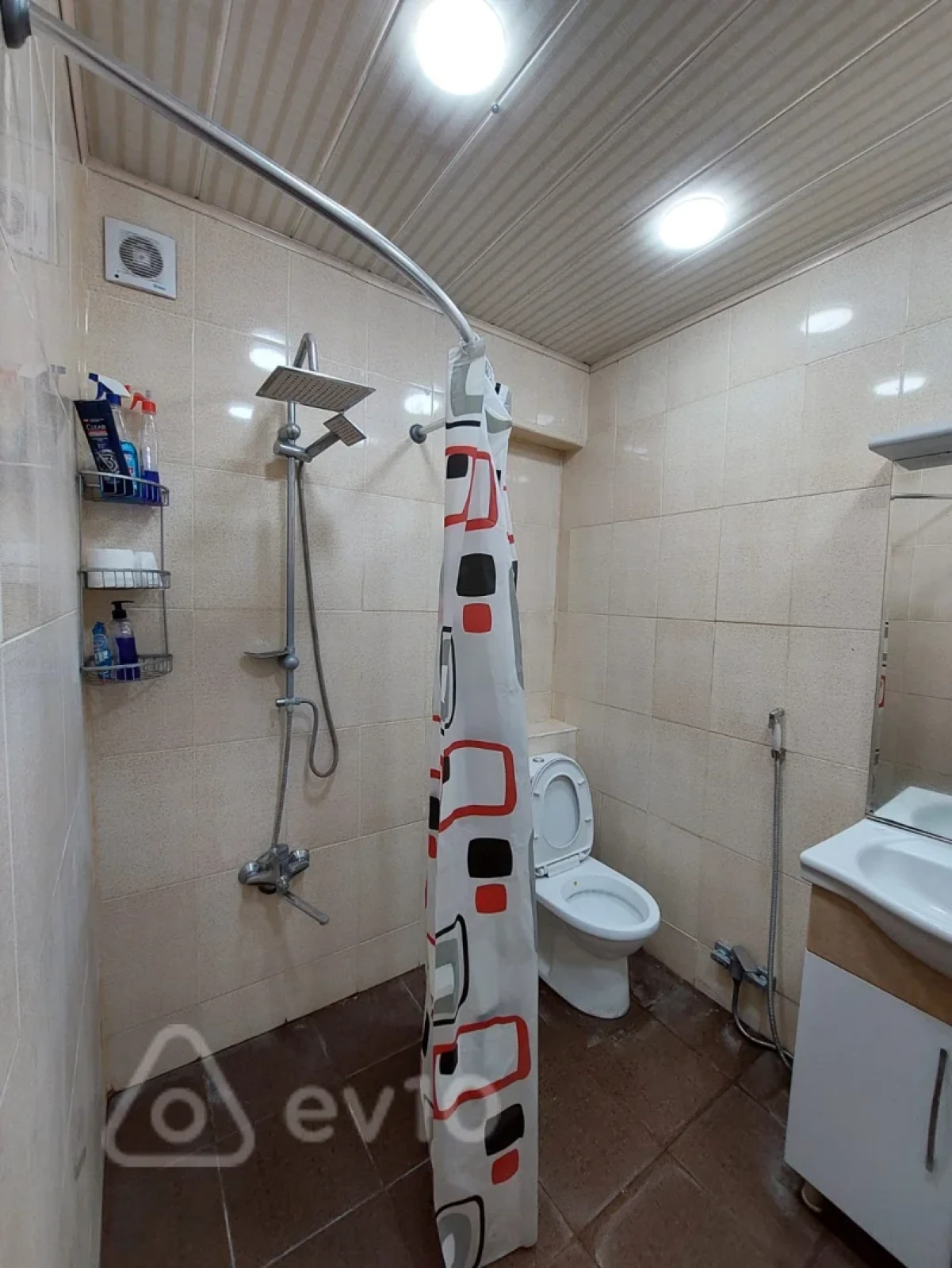 Kirayə verilir 2 otaqlı yeni tikili 80 m²