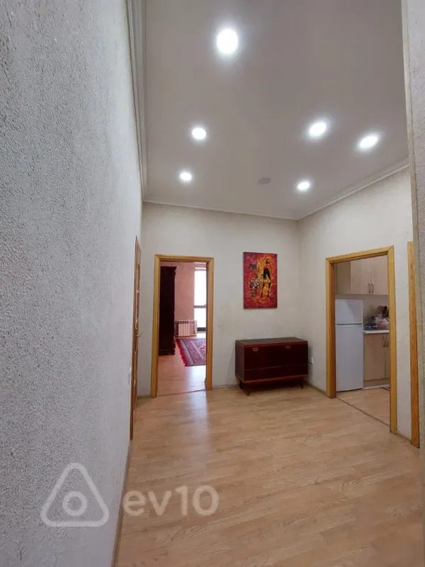 Kirayə verilir 2 otaqlı yeni tikili 80 m²