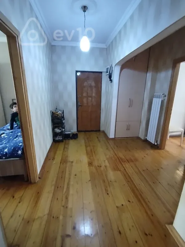 Satılır 3 otaqlı köhnə tikili 75 m²