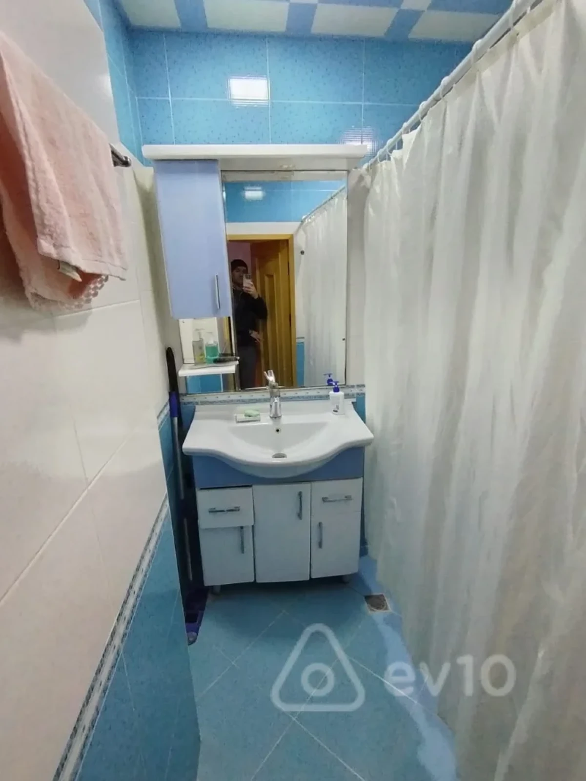 Satılır 3 otaqlı köhnə tikili 75 m²