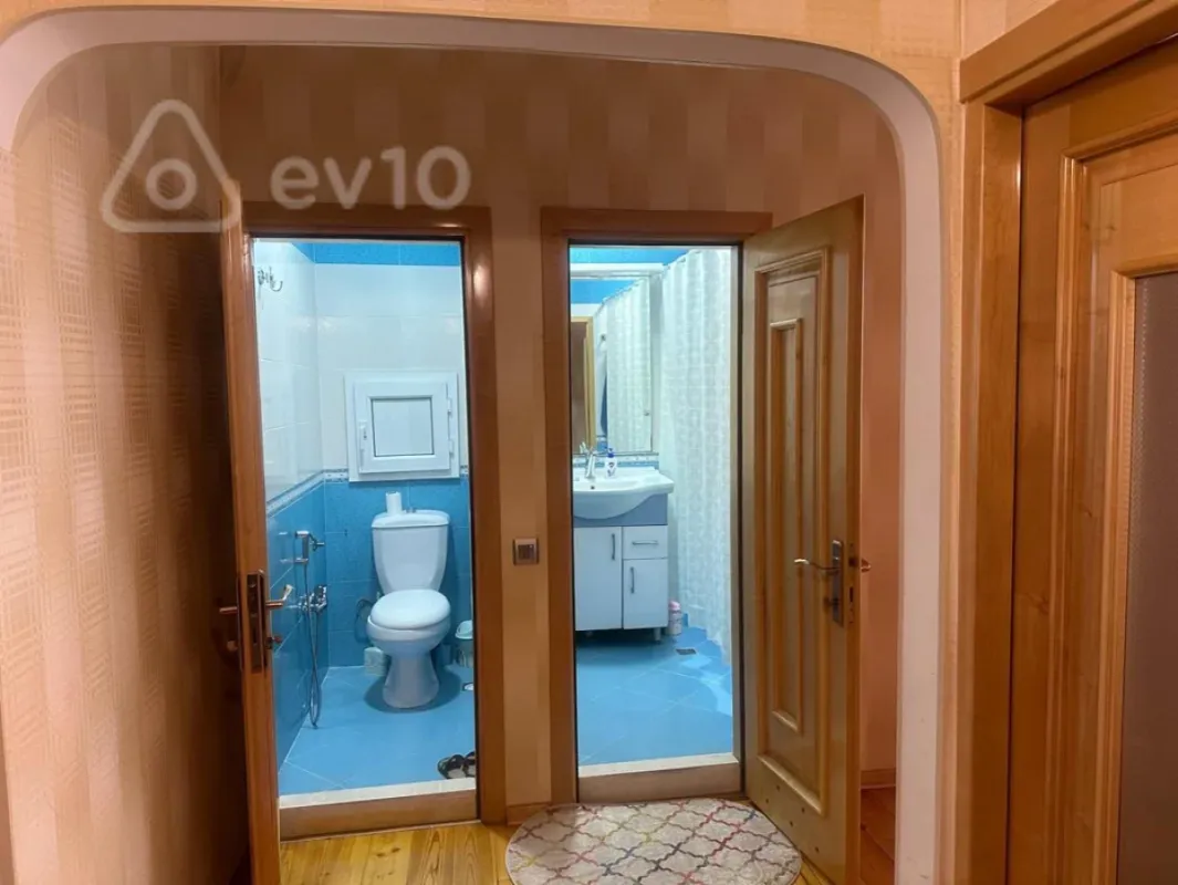 Satılır 3 otaqlı köhnə tikili 75 m²