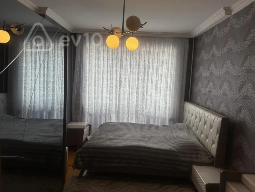 Satılır 3 otaqlı köhnə tikili 75 m²