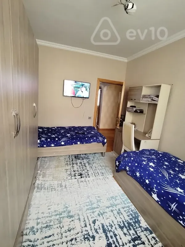 Satılır 3 otaqlı köhnə tikili 75 m²