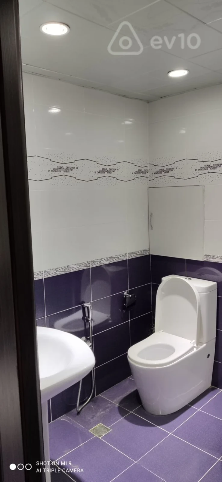 Kirayə verilir 3 otaqlı yeni tikili 160 m²