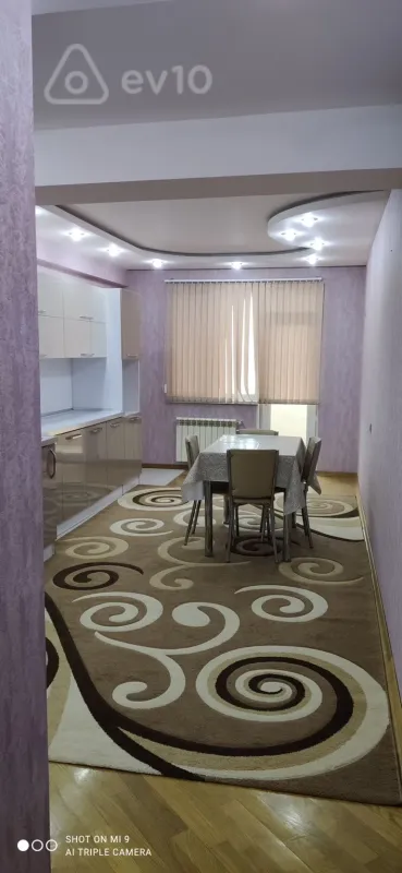Kirayə verilir 3 otaqlı yeni tikili 160 m²