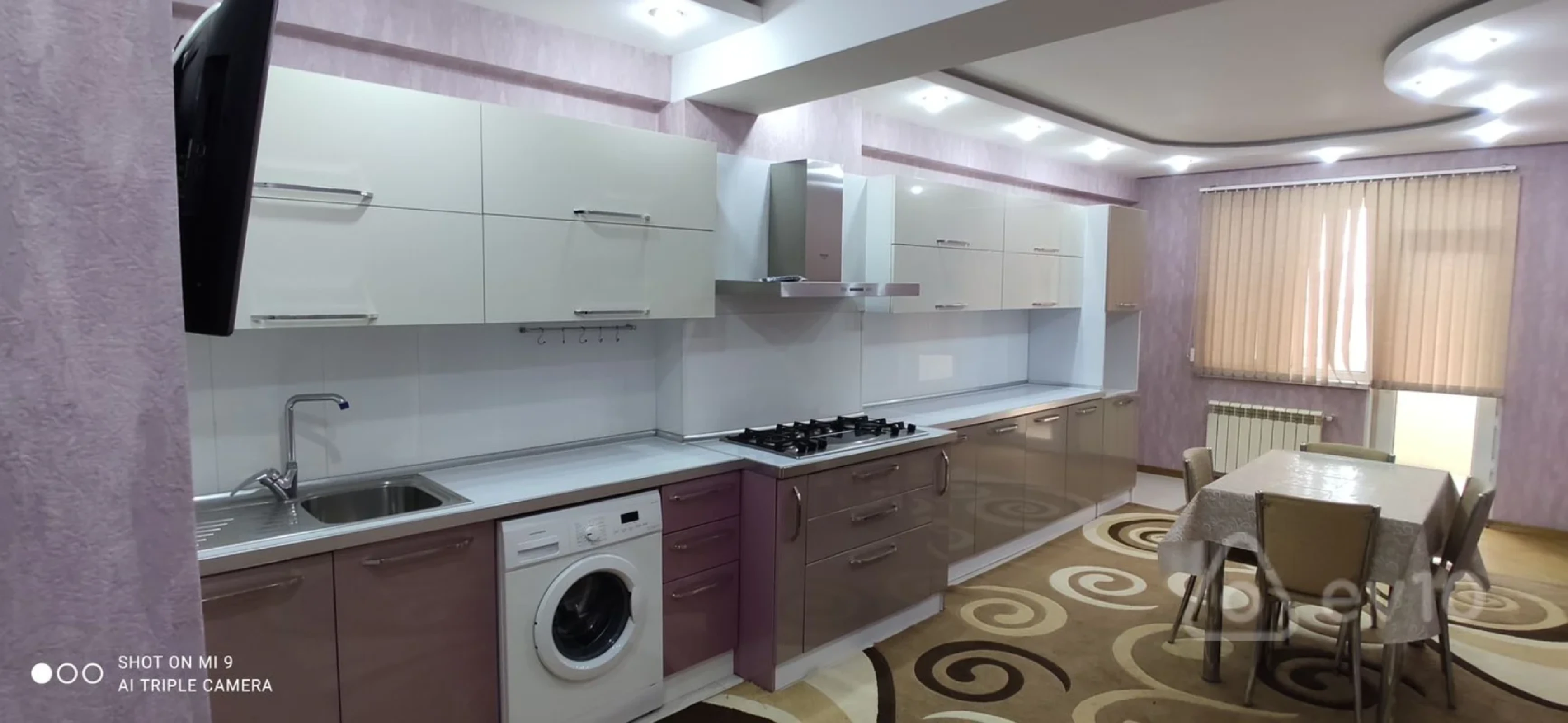 Kirayə verilir 3 otaqlı yeni tikili 160 m²