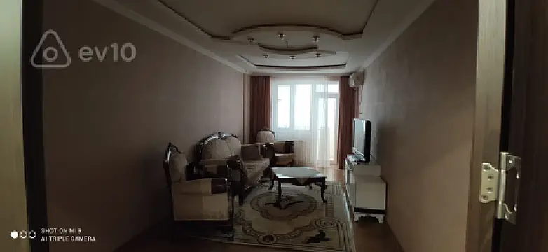 Kirayə verilir 3 otaqlı yeni tikili 160 m²