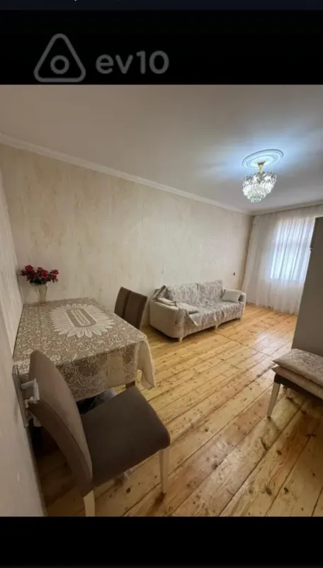Satılır 2 otaqlı köhnə tikili 65 m²