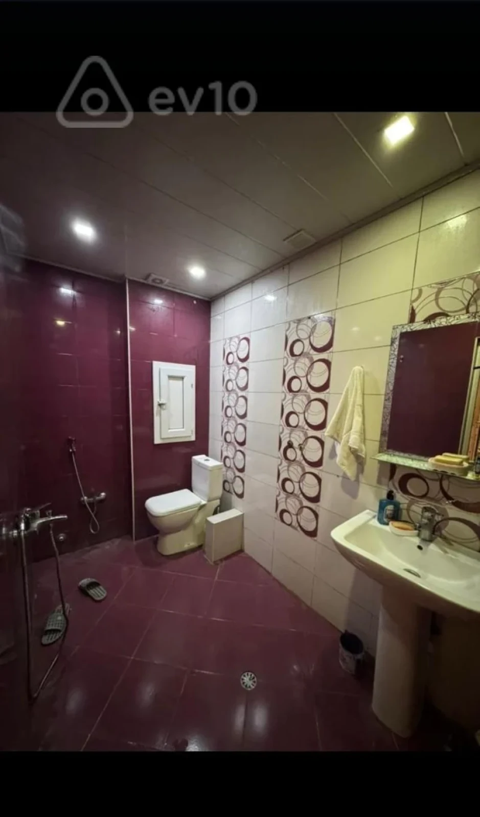 Satılır 2 otaqlı köhnə tikili 65 m²