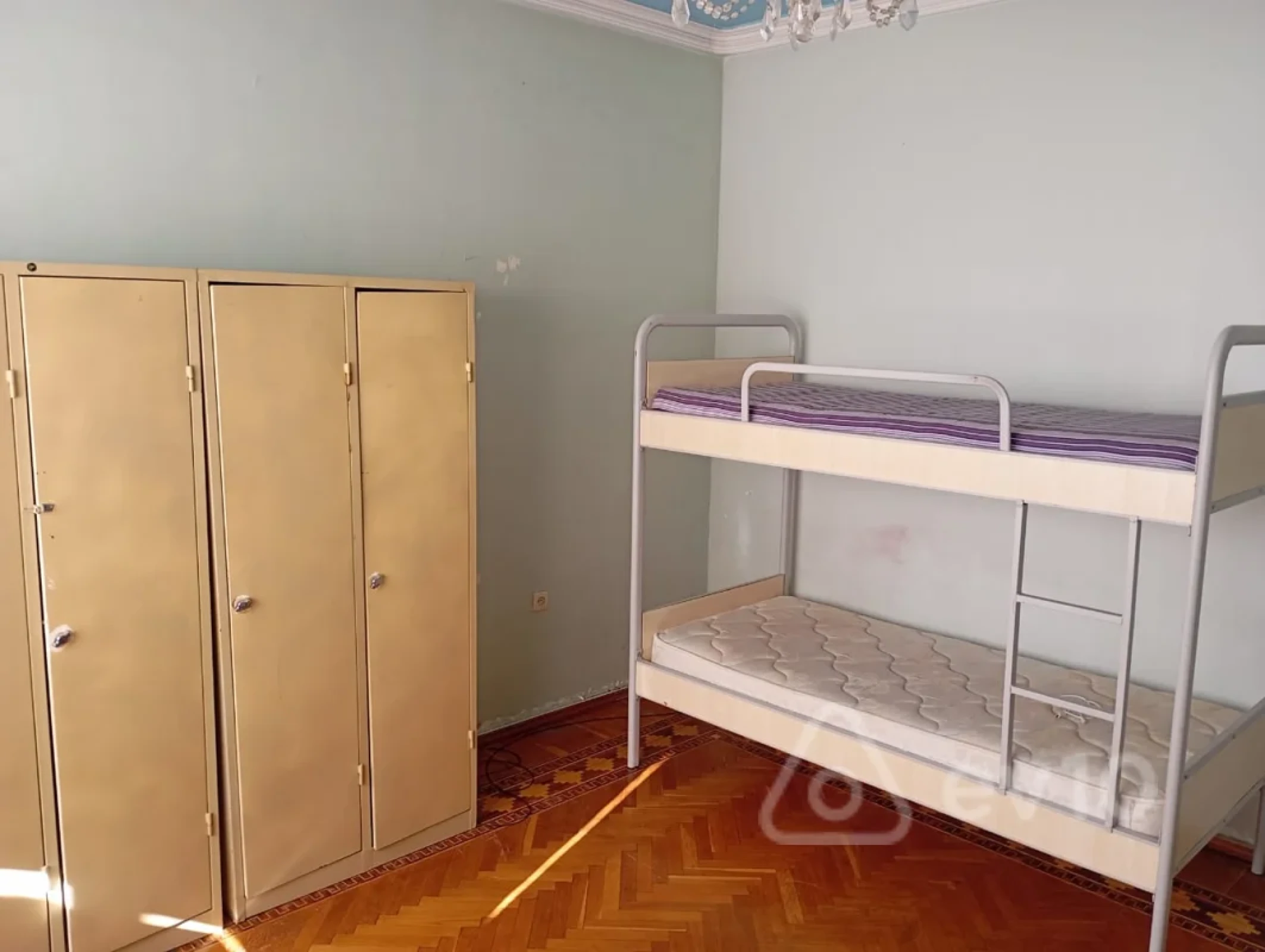 Kirayə verilir 7 otaqlı həyət evi 1000 m²