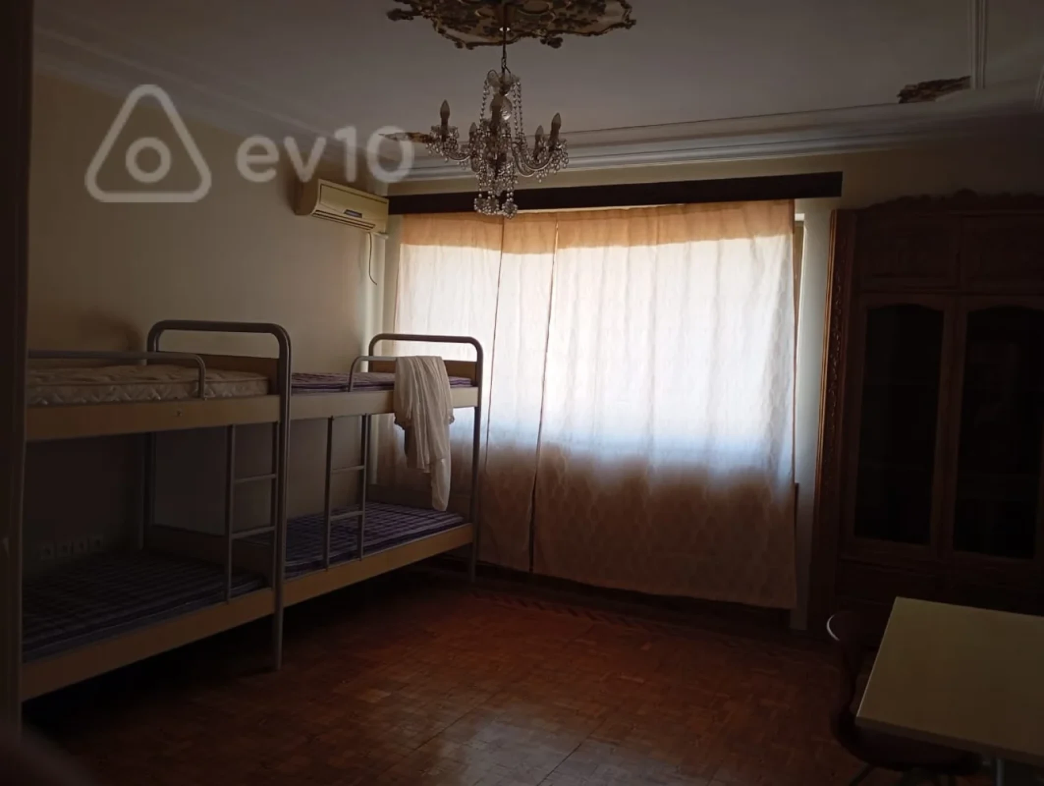 Kirayə verilir 7 otaqlı həyət evi 1000 m²