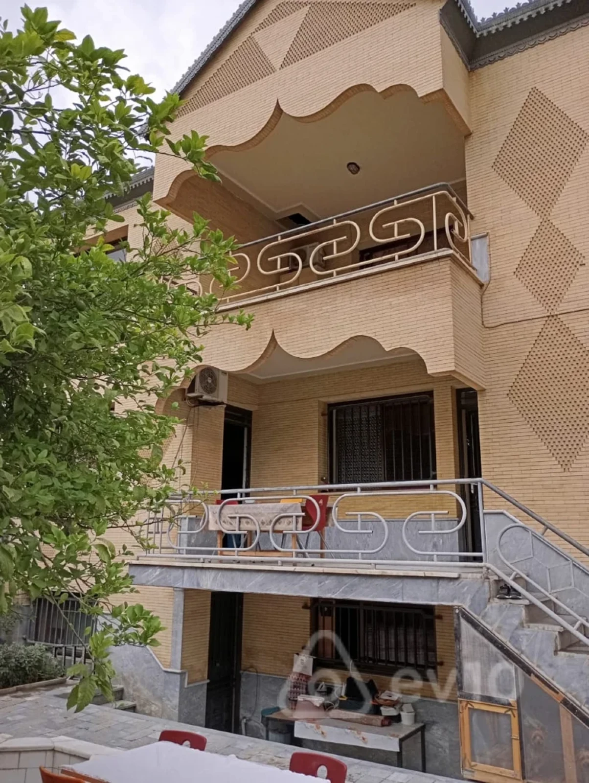 Kirayə verilir 7 otaqlı həyət evi 1000 m²