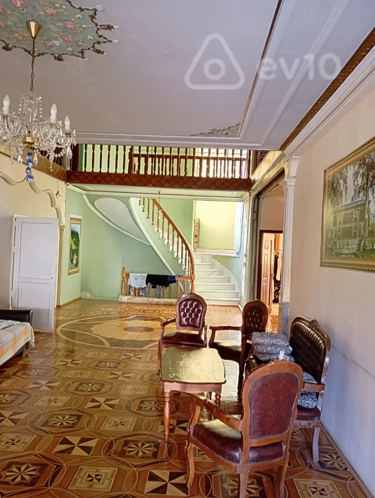 Kirayə verilir 7 otaqlı həyət evi 1000 m²