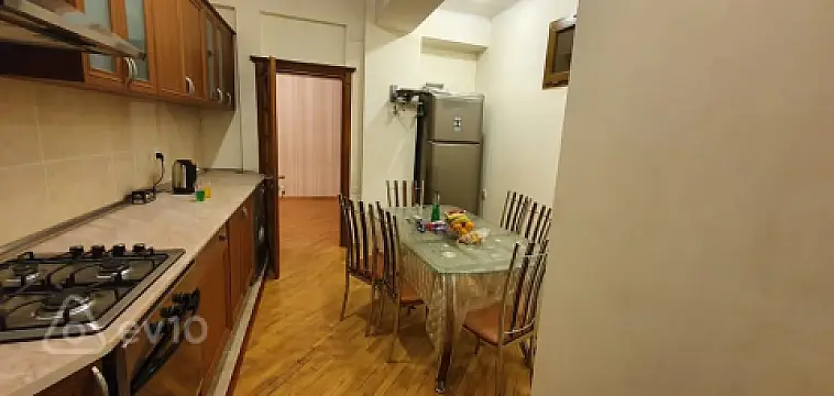 Kirayə verilir 2 otaqlı yeni tikili 100 m²