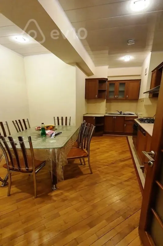 Kirayə verilir 2 otaqlı yeni tikili 100 m²