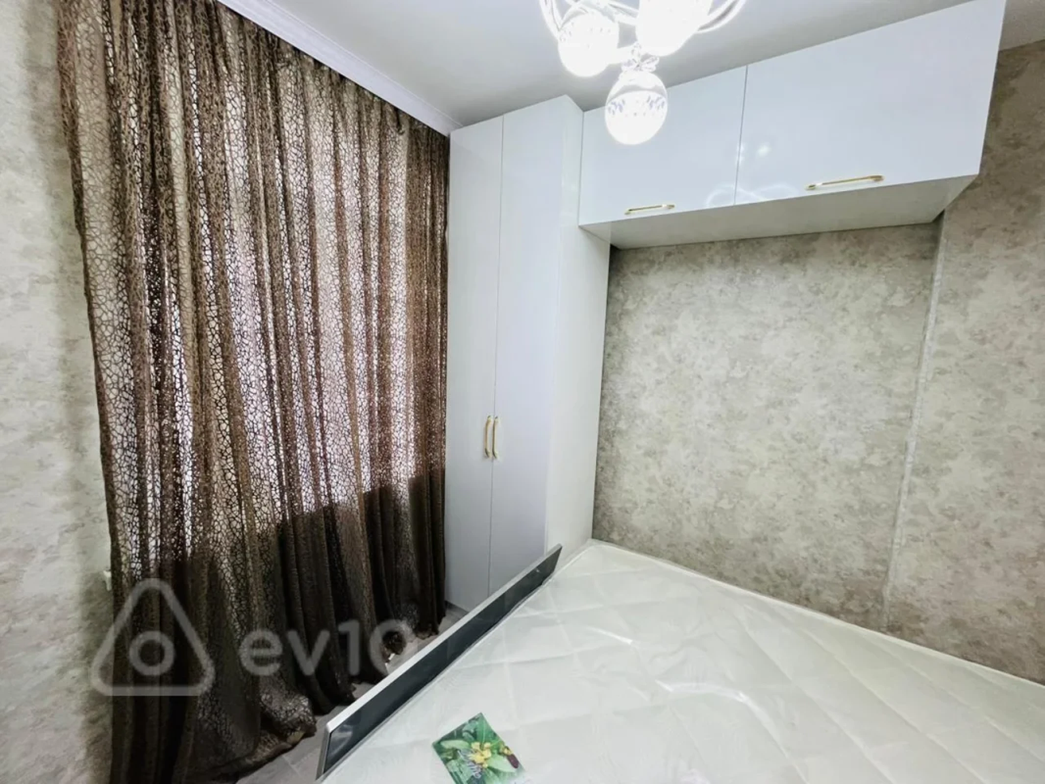 Satılır 2 otaqlı köhnə tikili 35 m²