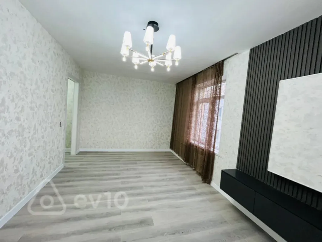 Satılır 2 otaqlı köhnə tikili 35 m²