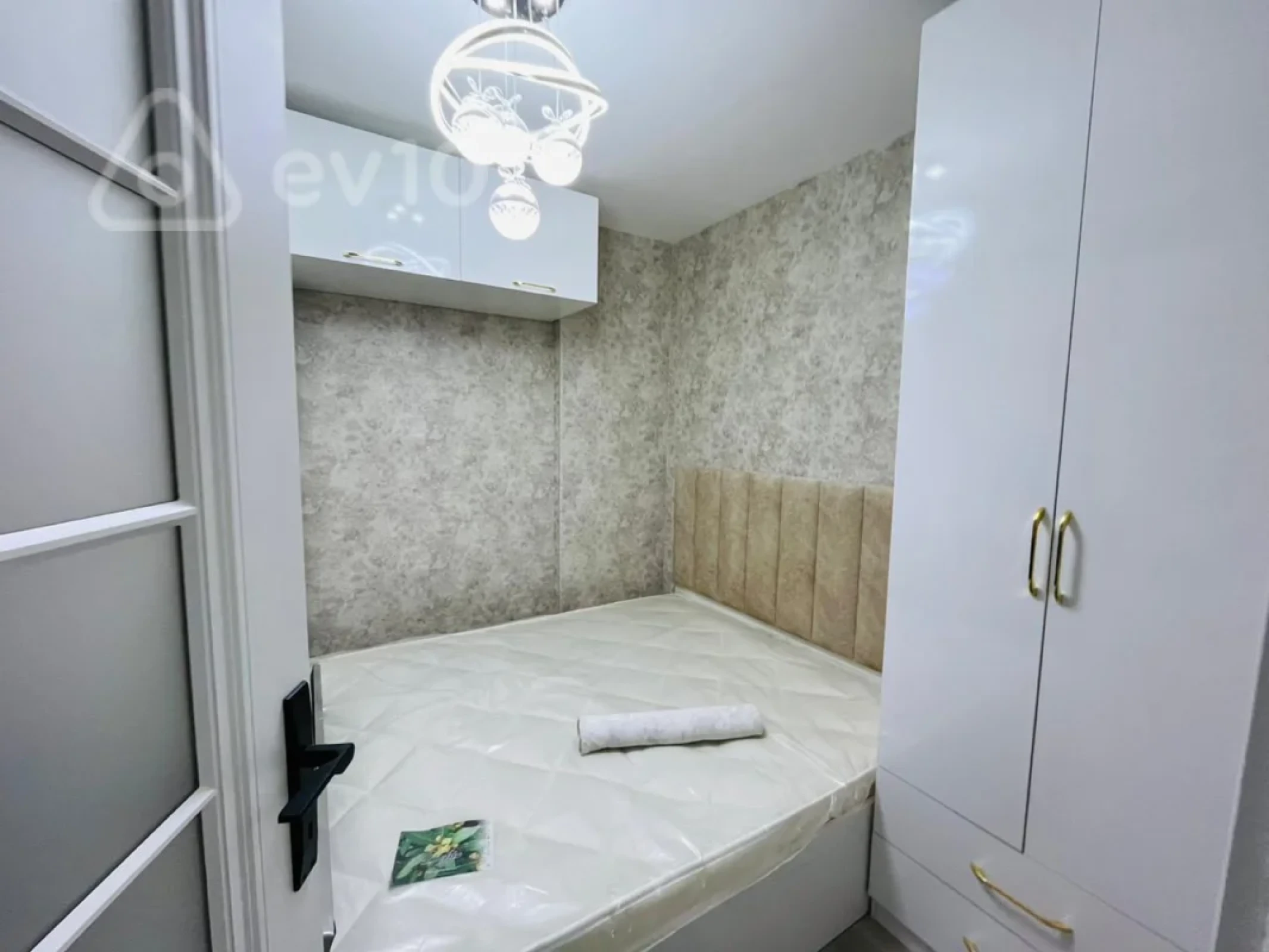 Satılır 2 otaqlı köhnə tikili 35 m²
