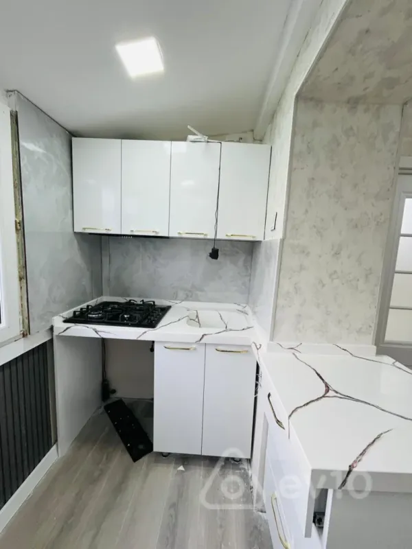 Satılır 2 otaqlı köhnə tikili 35 m²
