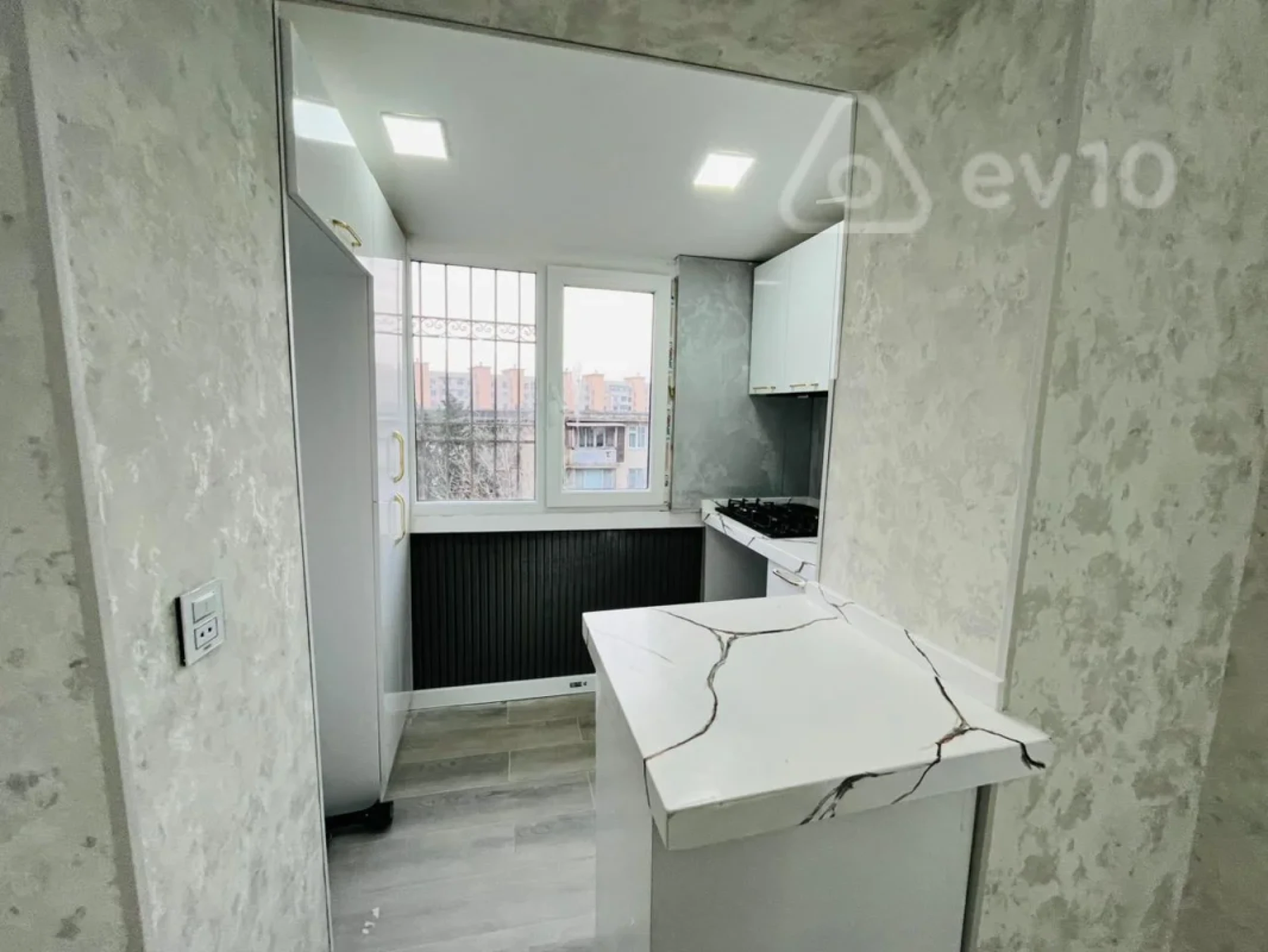 Satılır 2 otaqlı köhnə tikili 35 m²