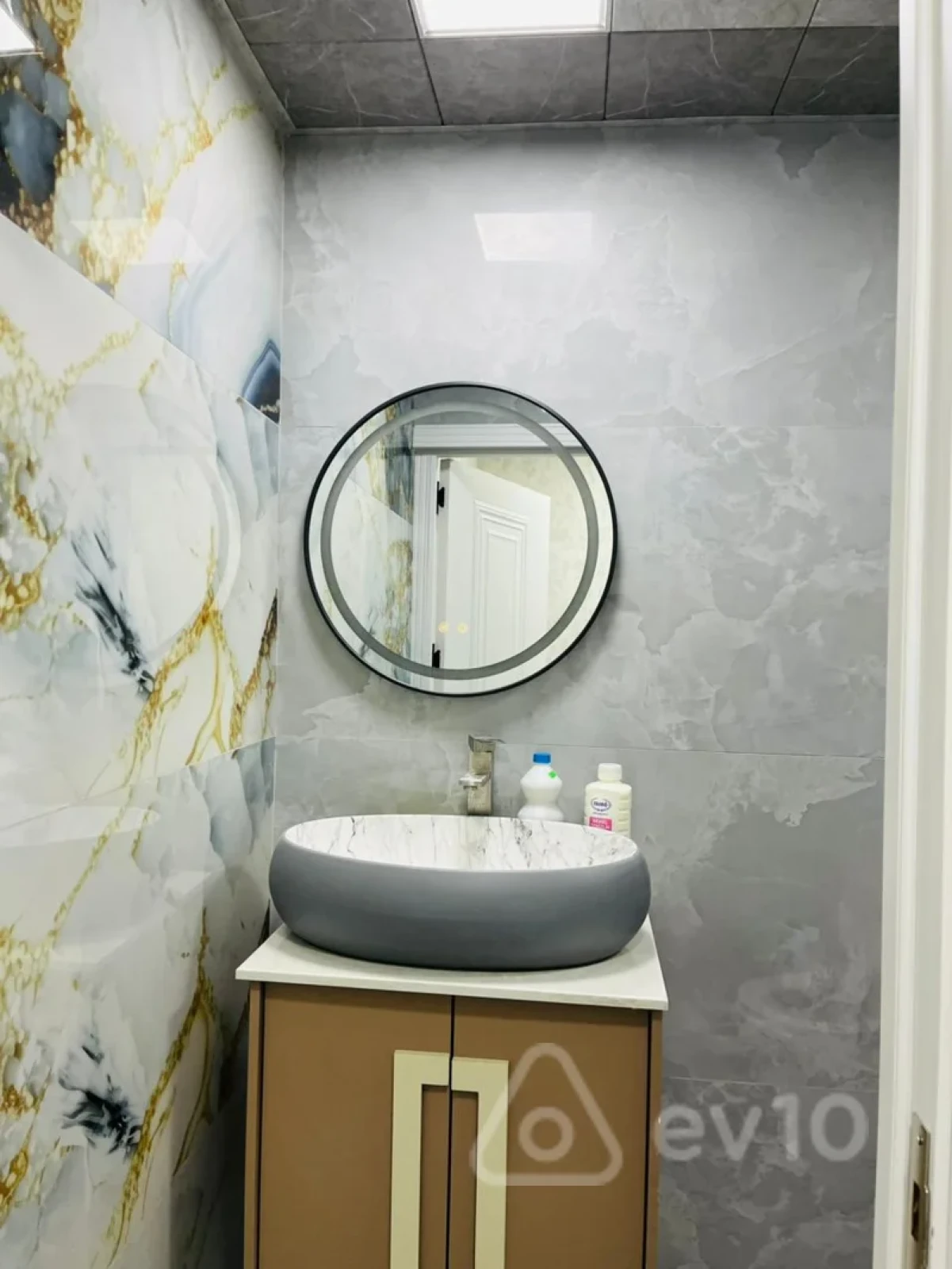 Satılır 2 otaqlı köhnə tikili 35 m²