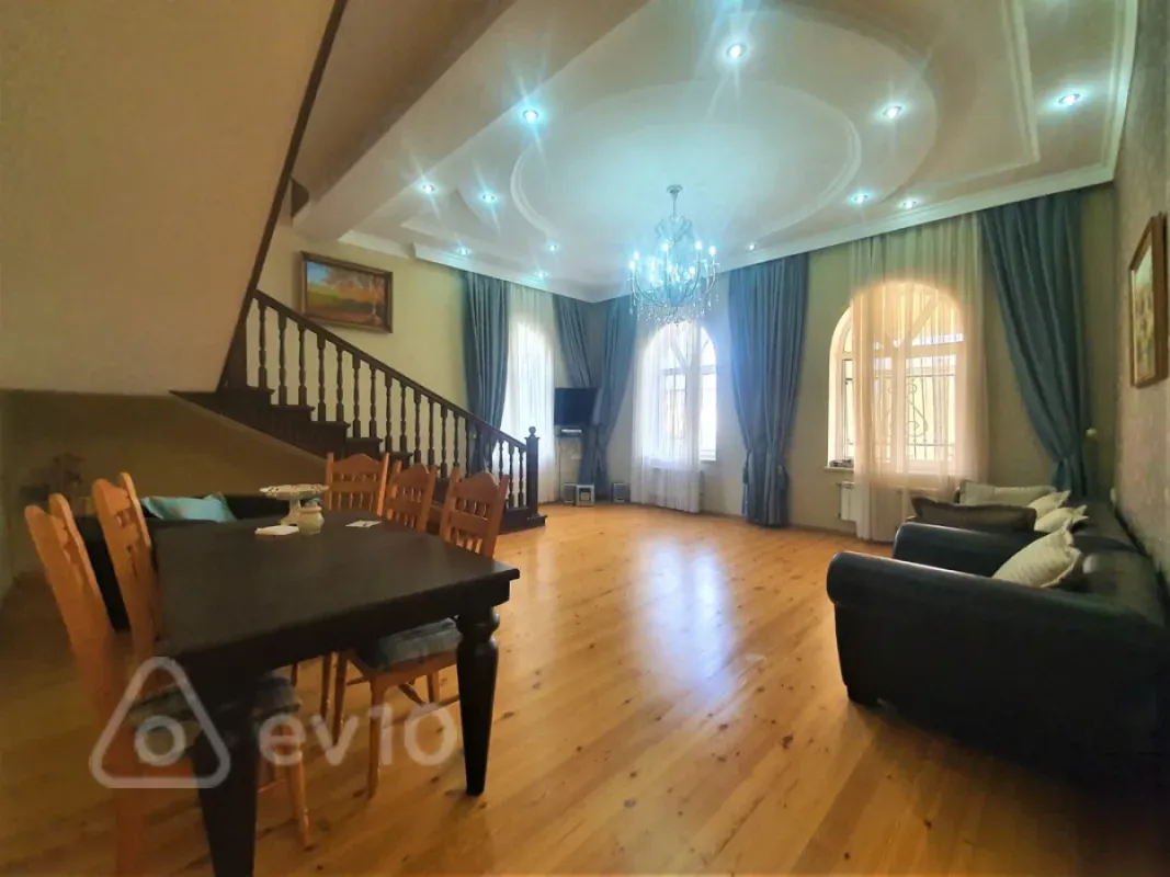 Kirayə verilir 5 otaqlı həyət evi 600 m²