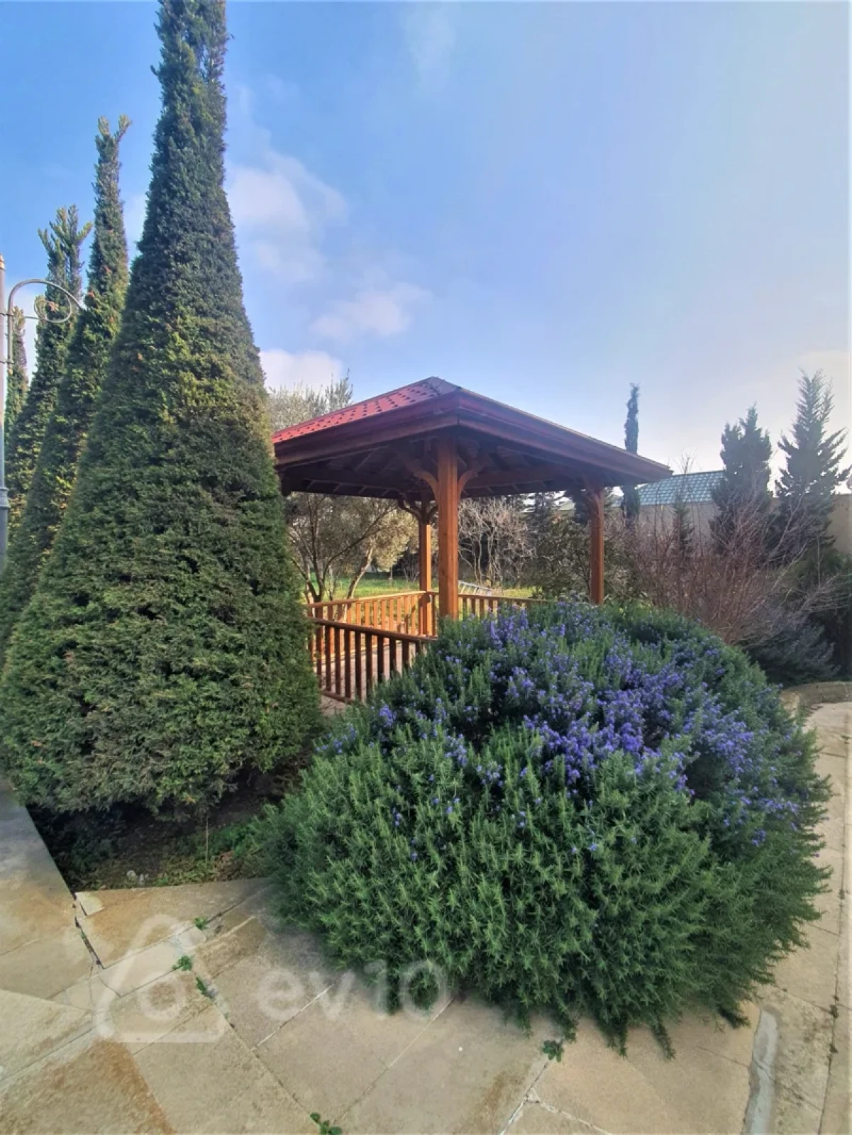 Kirayə verilir 5 otaqlı həyət evi 600 m²