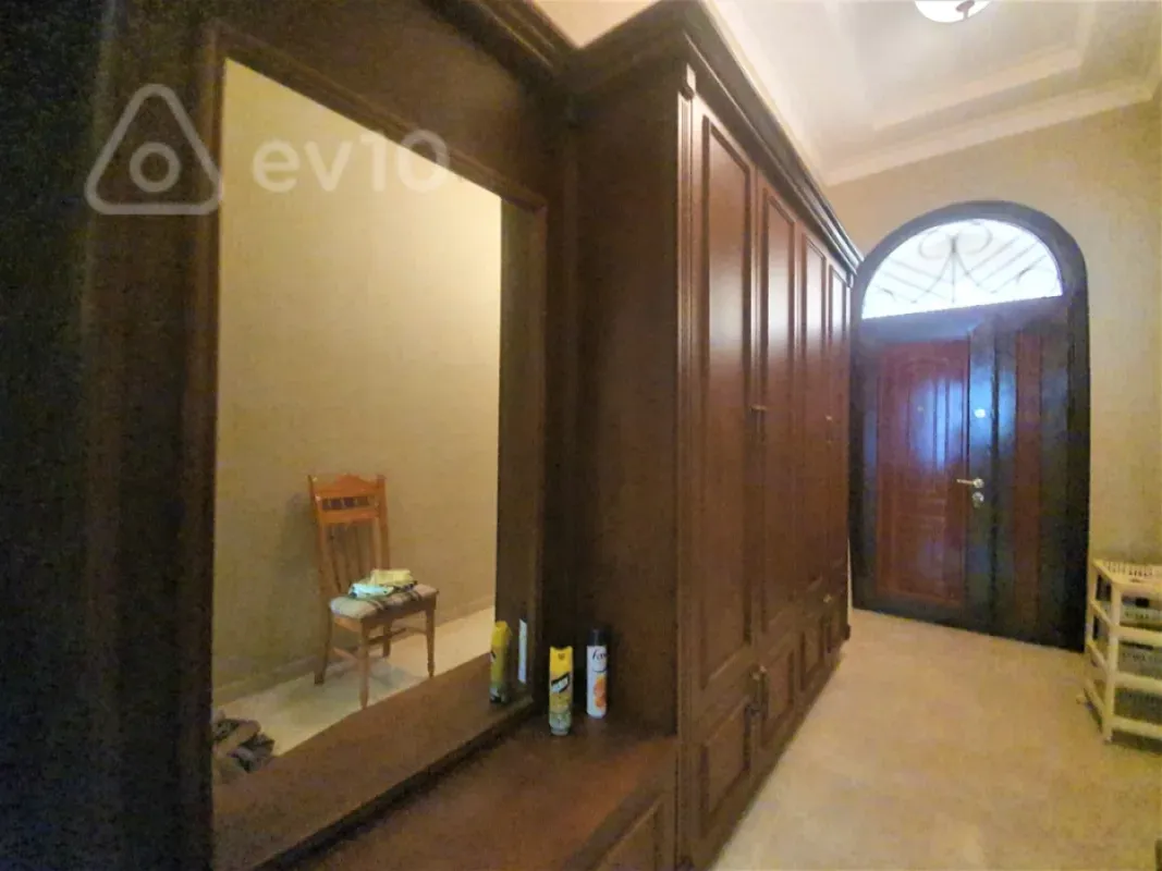 Kirayə verilir 5 otaqlı həyət evi 600 m²