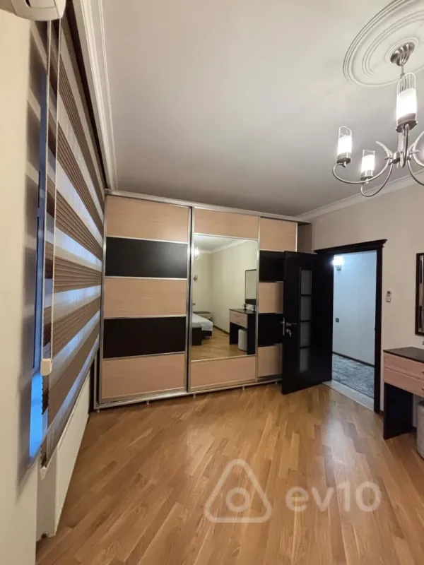 Kirayə verilir 3 otaqlı ofis 100 m²