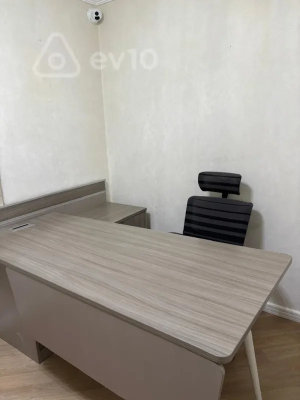 Kirayə verilir 4 otaqlı ofis 80 m²