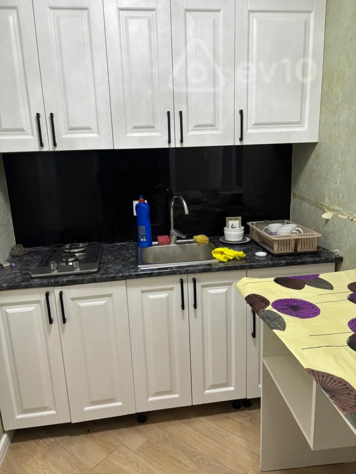 Kirayə verilir 4 otaqlı ofis 80 m²