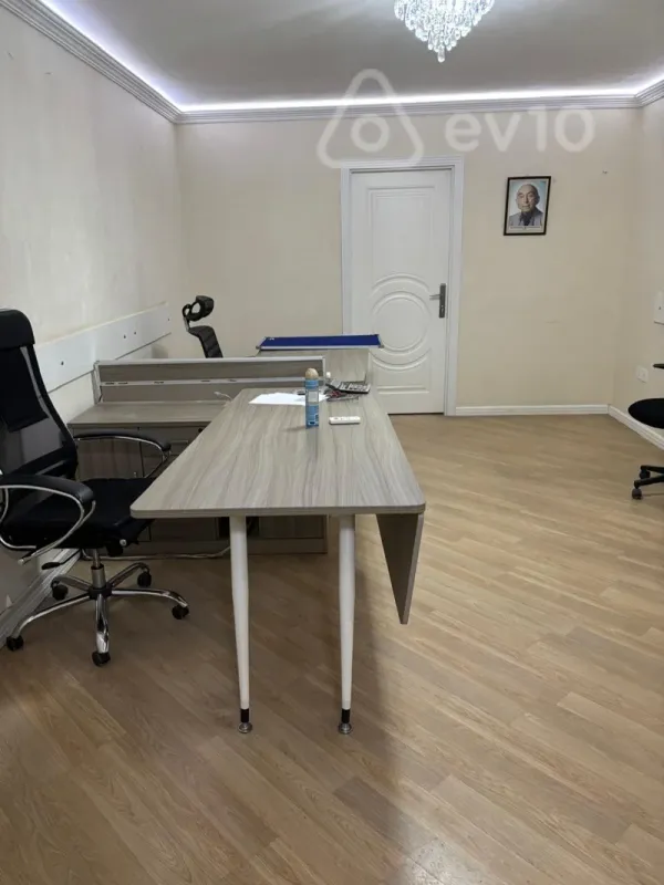 Kirayə verilir 4 otaqlı ofis 80 m²