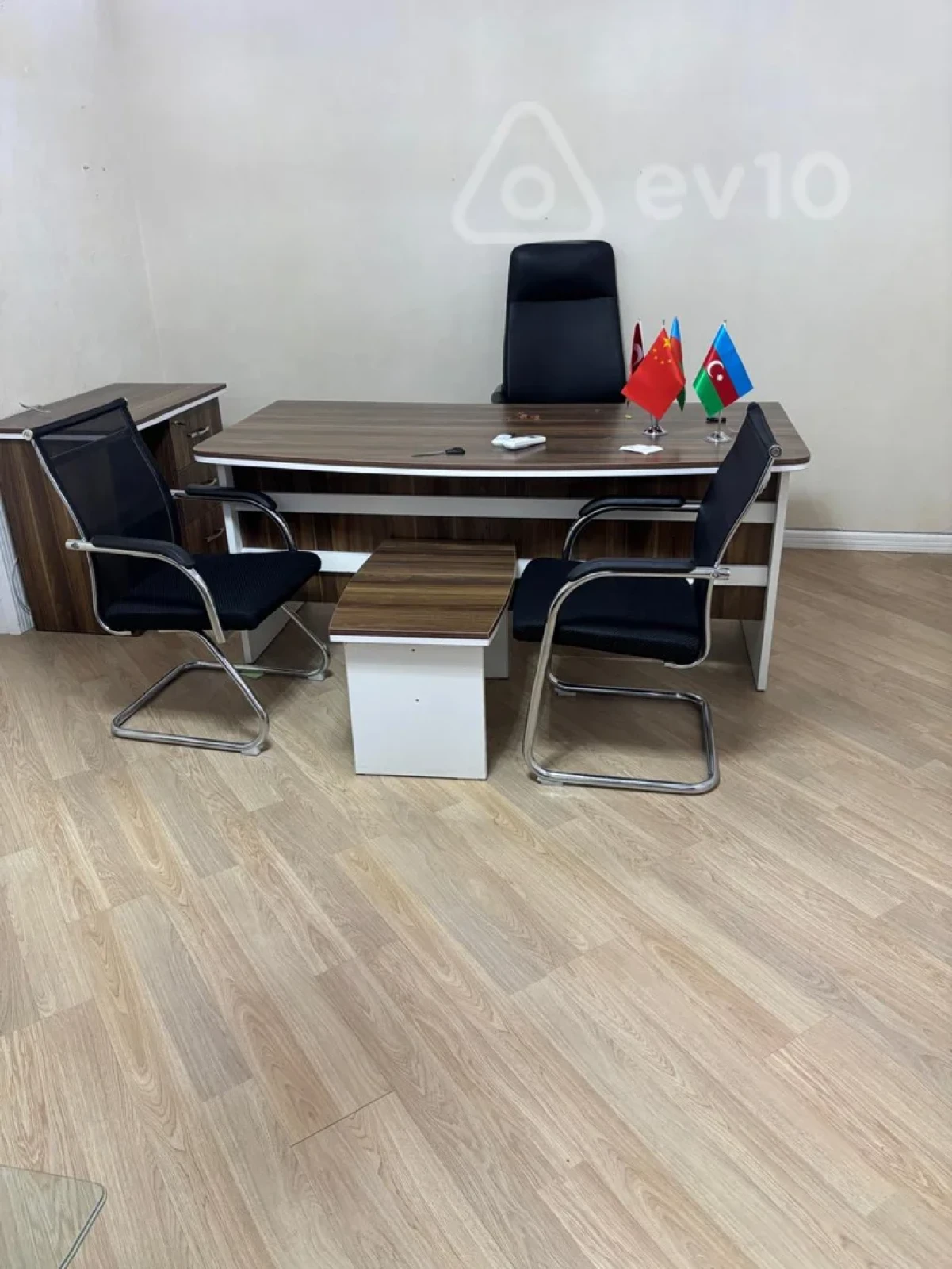 Kirayə verilir 4 otaqlı ofis 80 m²