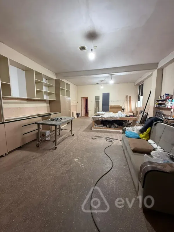 Kirayə verilir mənzil 240 m²