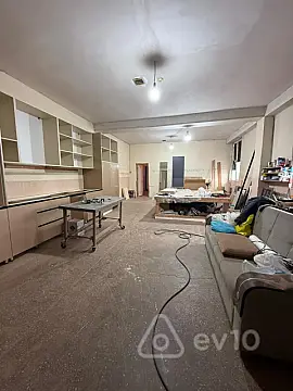 Kirayə verilir mənzil 240 m²