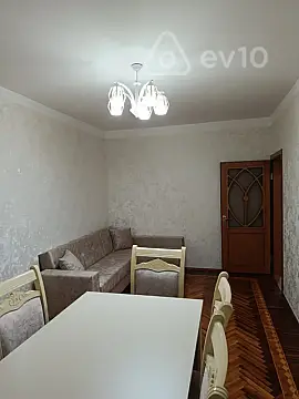 Kirayə verilir 3 otaqlı köhnə tikili 85 m²
