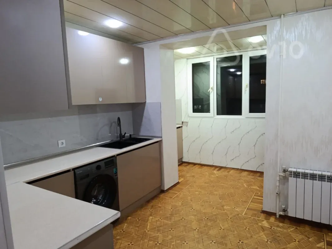 Kirayə verilir 3 otaqlı köhnə tikili 85 m²