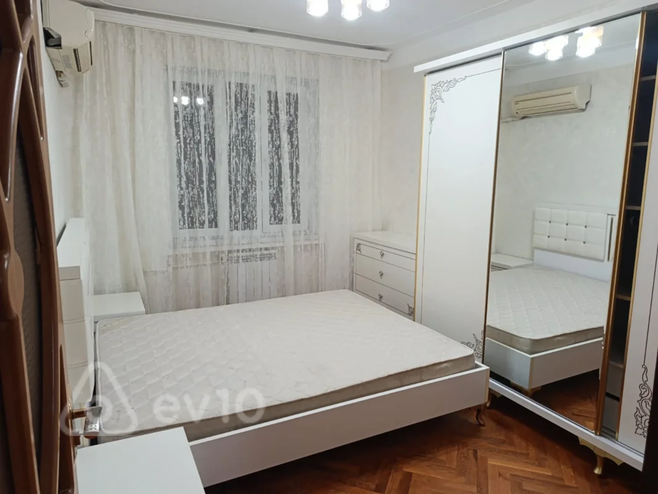 Kirayə verilir 3 otaqlı köhnə tikili 85 m²