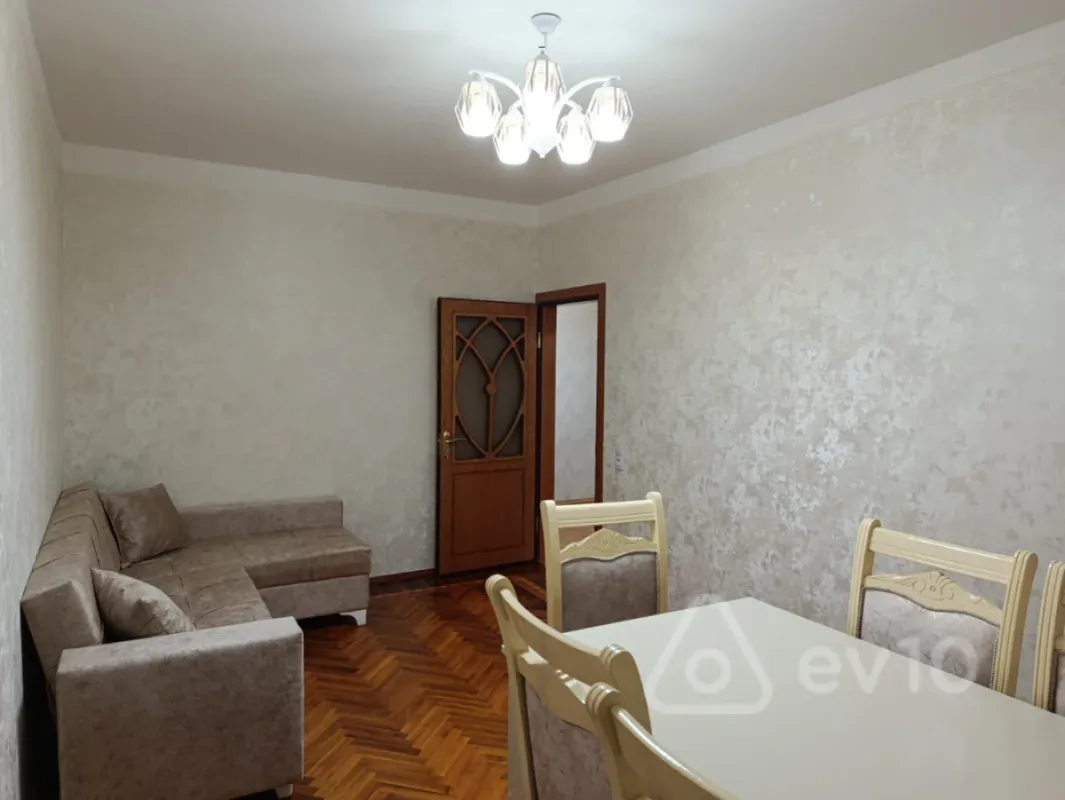 Kirayə verilir 3 otaqlı köhnə tikili 85 m²