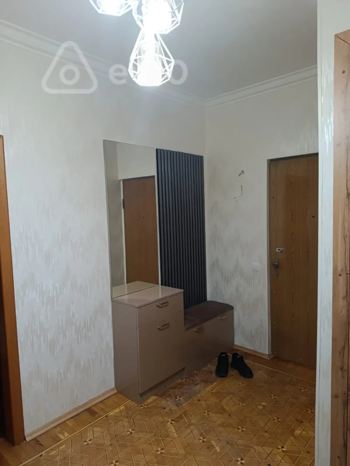 Kirayə verilir 3 otaqlı köhnə tikili 85 m²