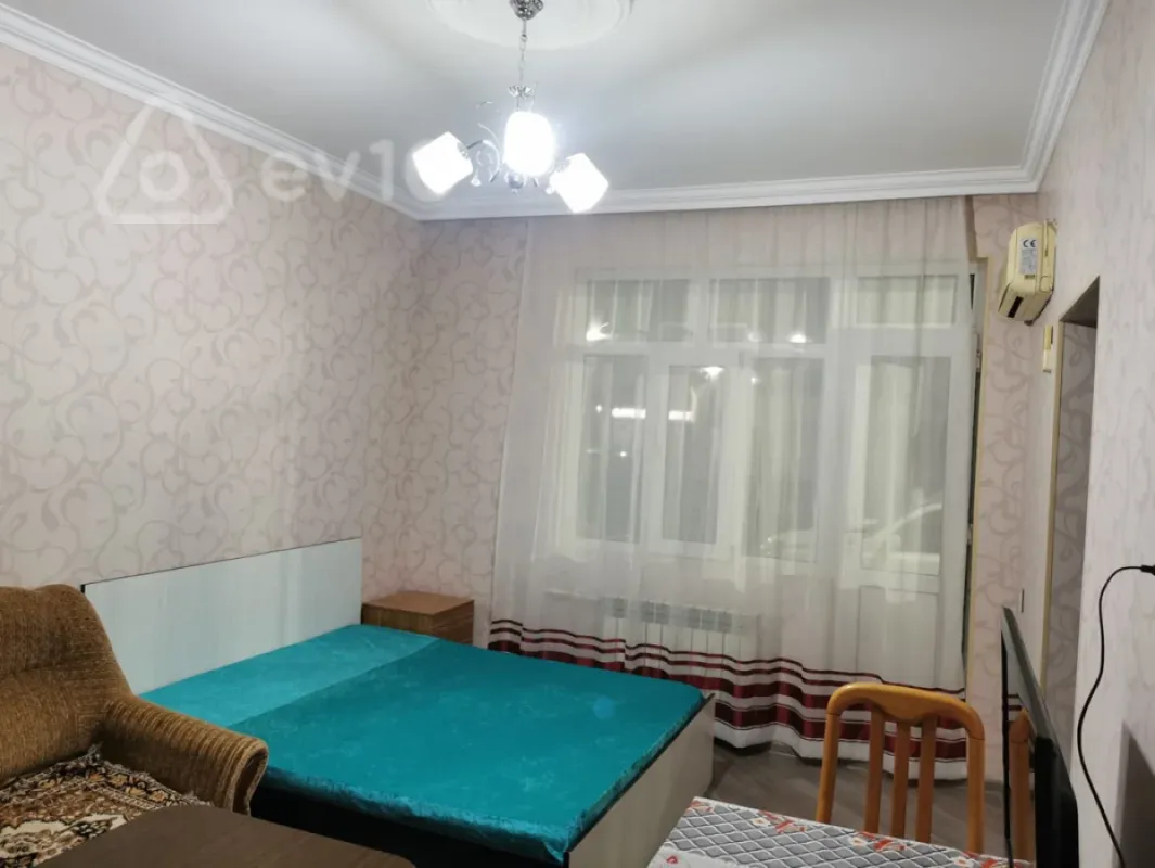 Kirayə verilir 1 otaqlı köhnə tikili 40 m²