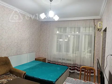 Kirayə verilir 1 otaqlı köhnə tikili 40 m²