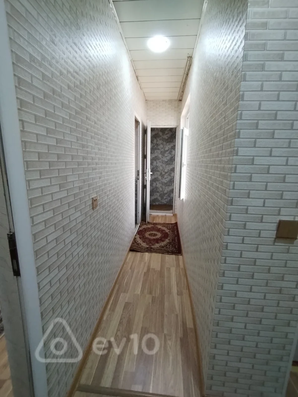 Satılır 4 otaqlı həyət evi 160 m²