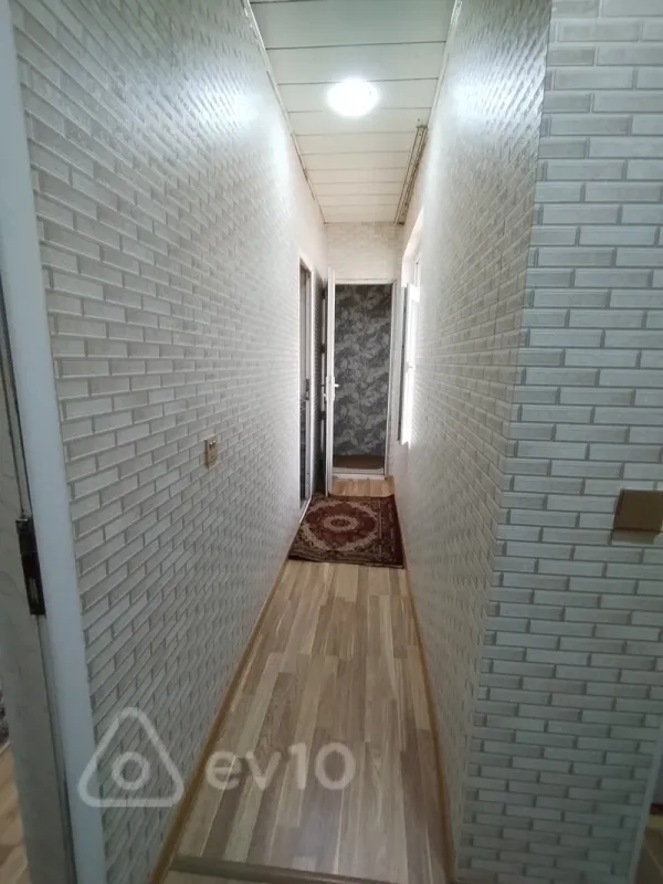 Satılır 4 otaqlı həyət evi 160 m²