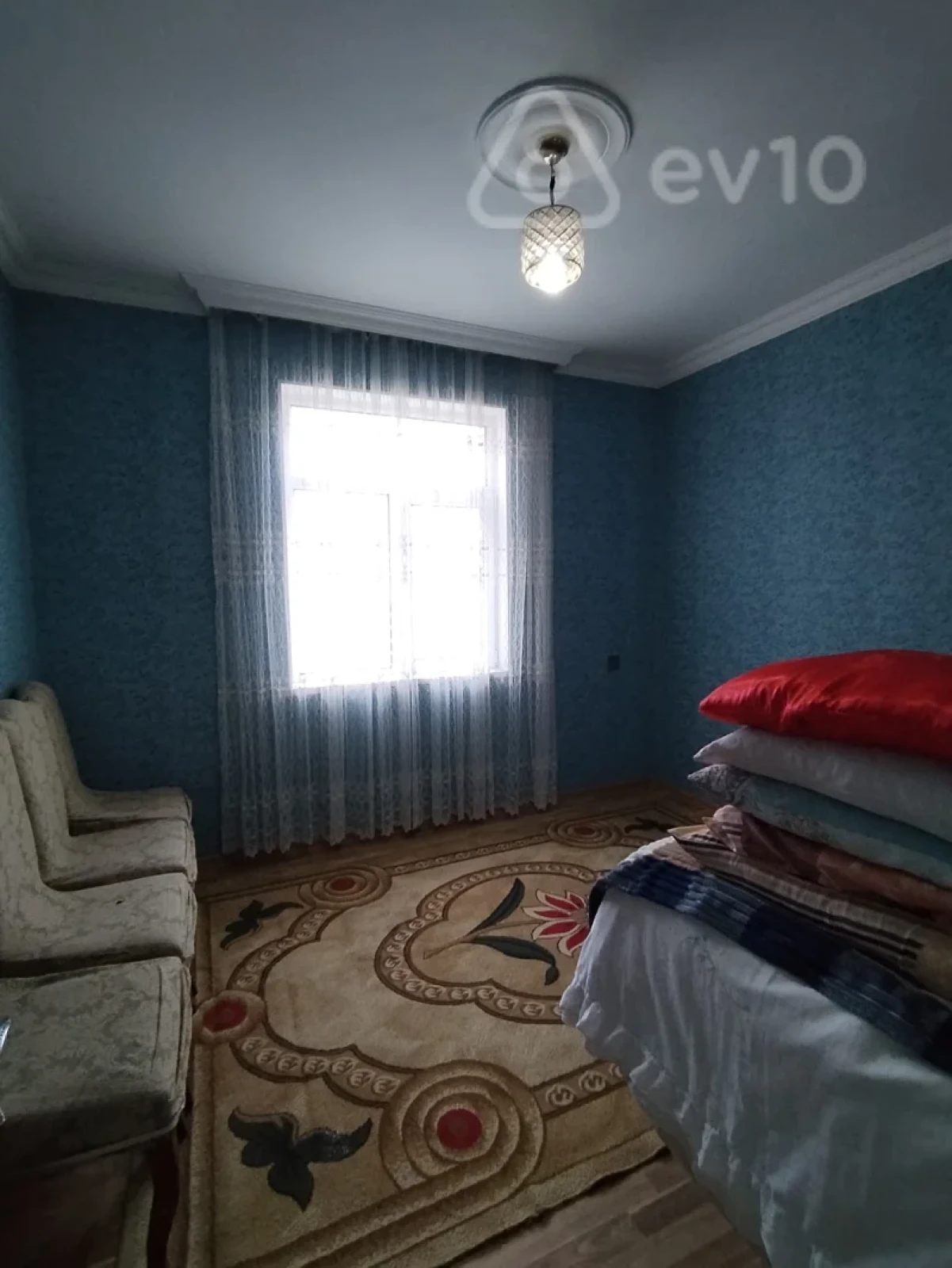 Satılır 4 otaqlı həyət evi 160 m²